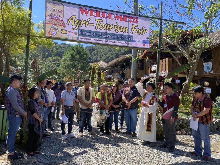 adivay ribboncutting2