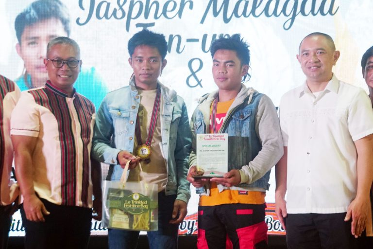 LT awardees farmers1